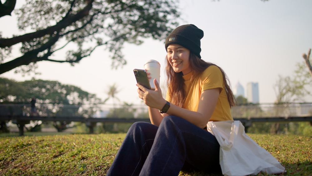 Gen,Z,Eco,Go,Green,Woman,Asia,Sit,Happy,Relax