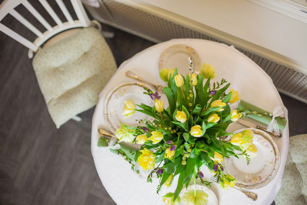Spring,Decorations,On,The,Table,Cafe
